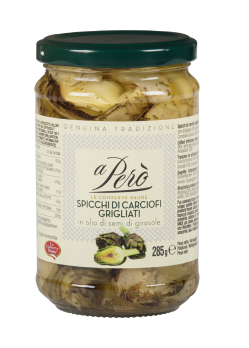 spicchi di carciofi grigliati in olio